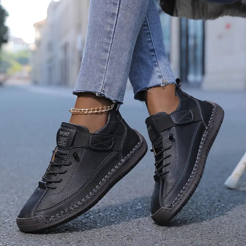 Zapatillas de mujer — suela acolchada con cordones — uso diario
